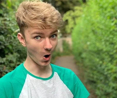 Who is TommyInnit? Twitch’s fastest-growing streamer from Minecraft fame